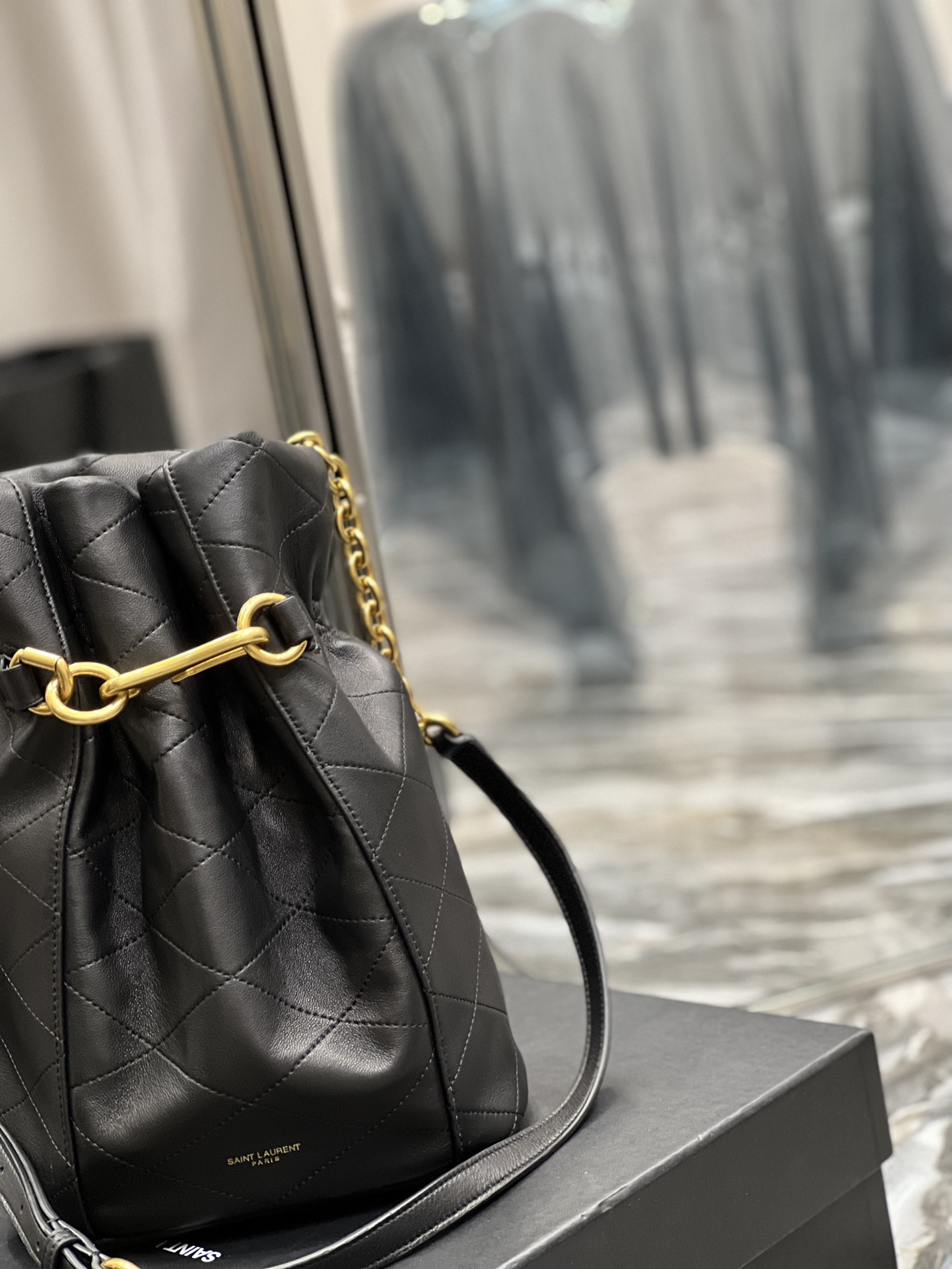Handbags SAINT LAURENT 686310 size 19  27  12 cm - vstockx