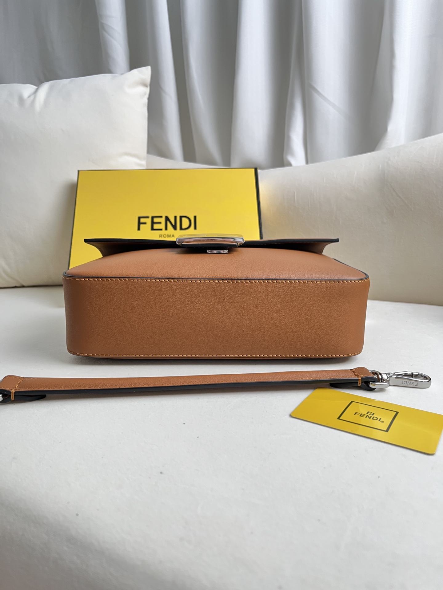 handbags FENDI 5012 size:26*5*15cm - vstockx