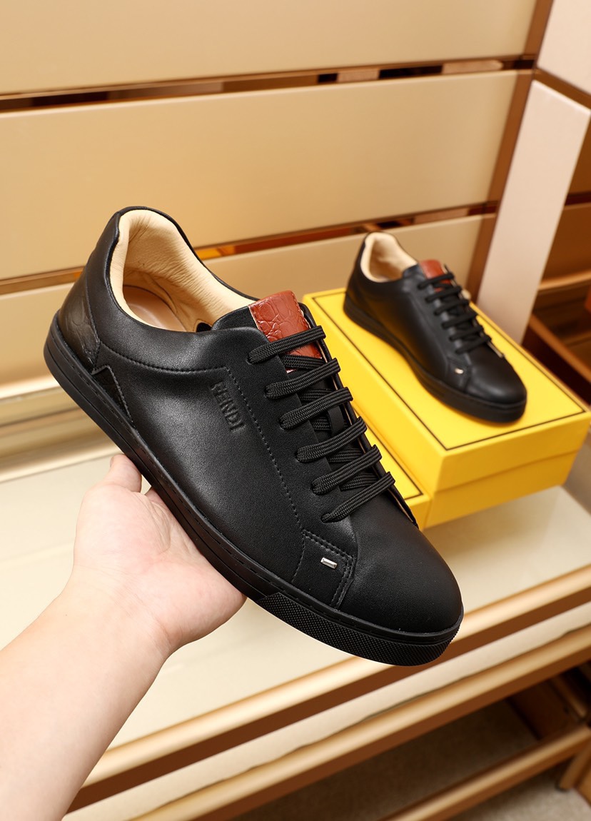 Fendi Low Top Sneakers 8 - vstockx