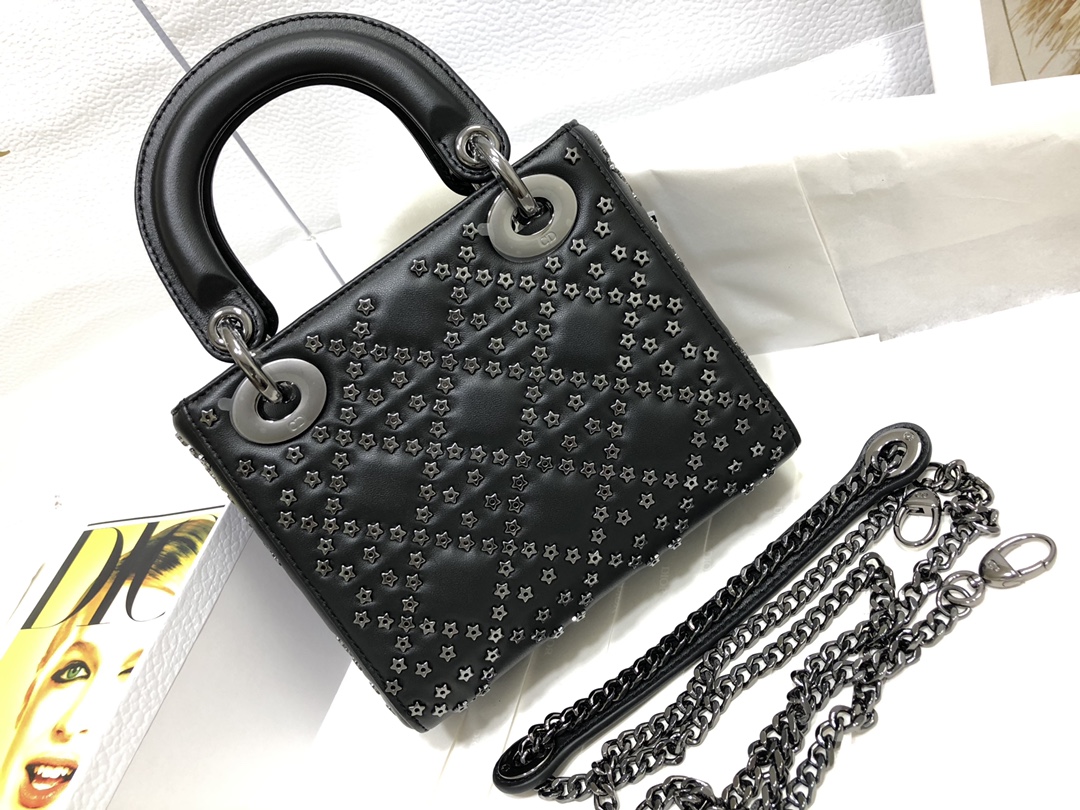 Handbag Dior M0505 size 17 x 15 x 7 cm - vstockx