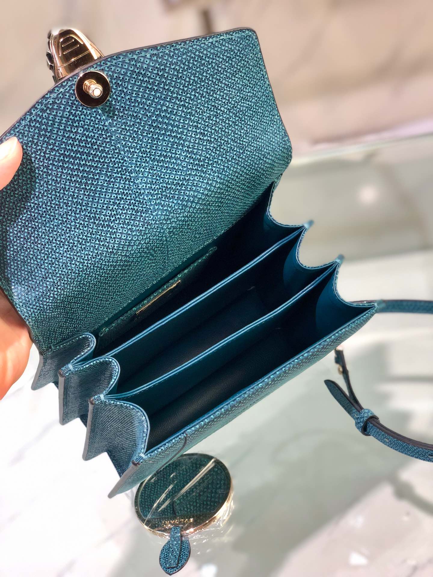 Handbags Bvlgari 38329 - vstockx