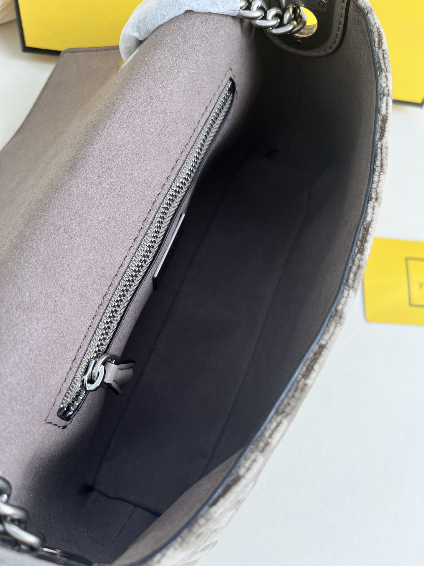 handbags FENDI 232 size:24*14*7cm - vstockx