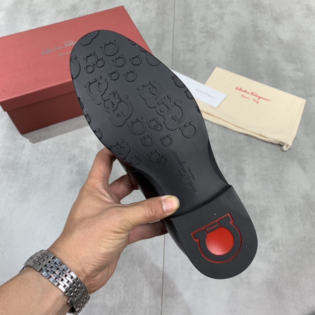 Salvatore Ferragamo Boots 17 - vstockx