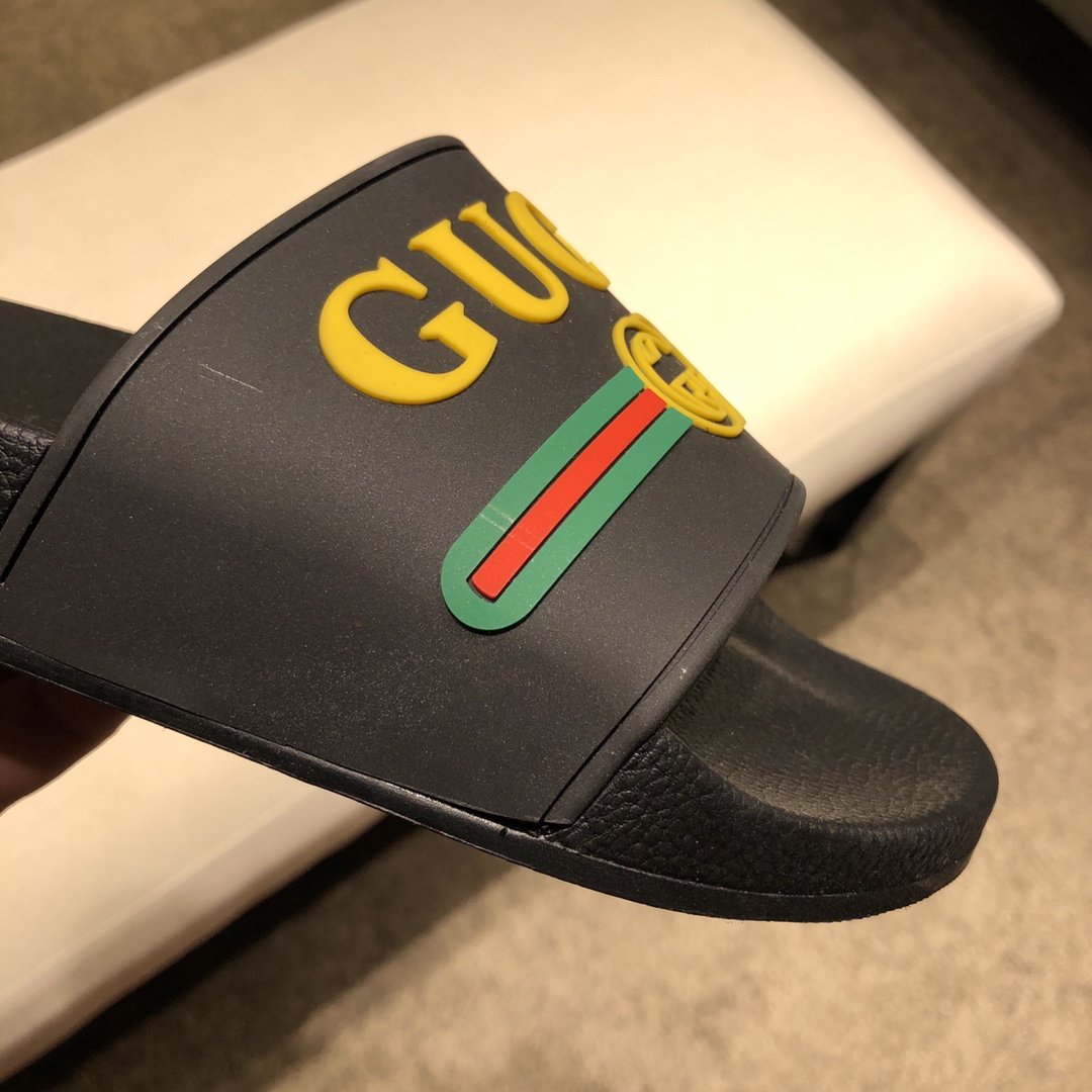 Gucci Slippers 46 - vstockx