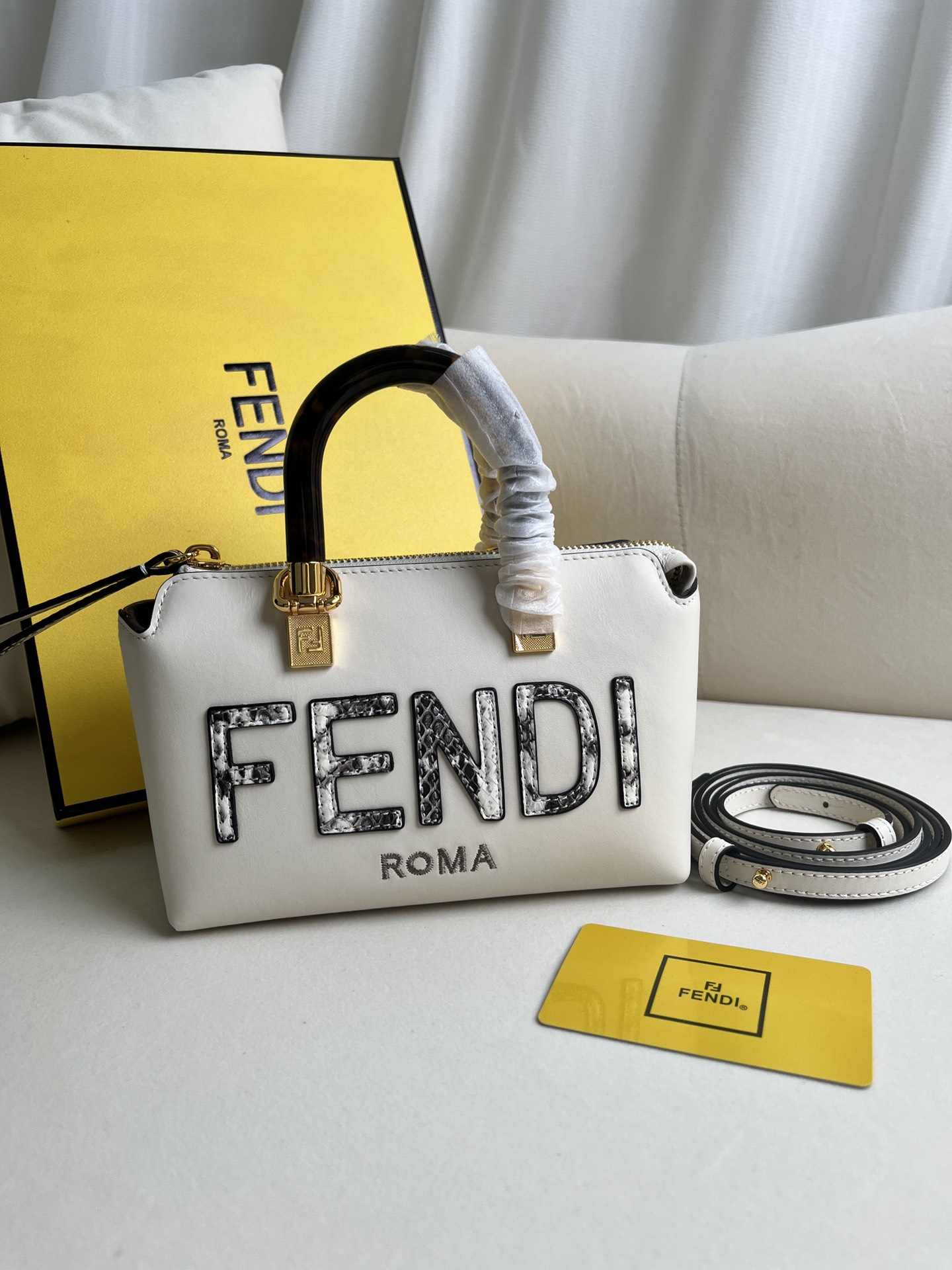 handbags FENDI 8BS067 size:20.5*12*9cm - vstockx