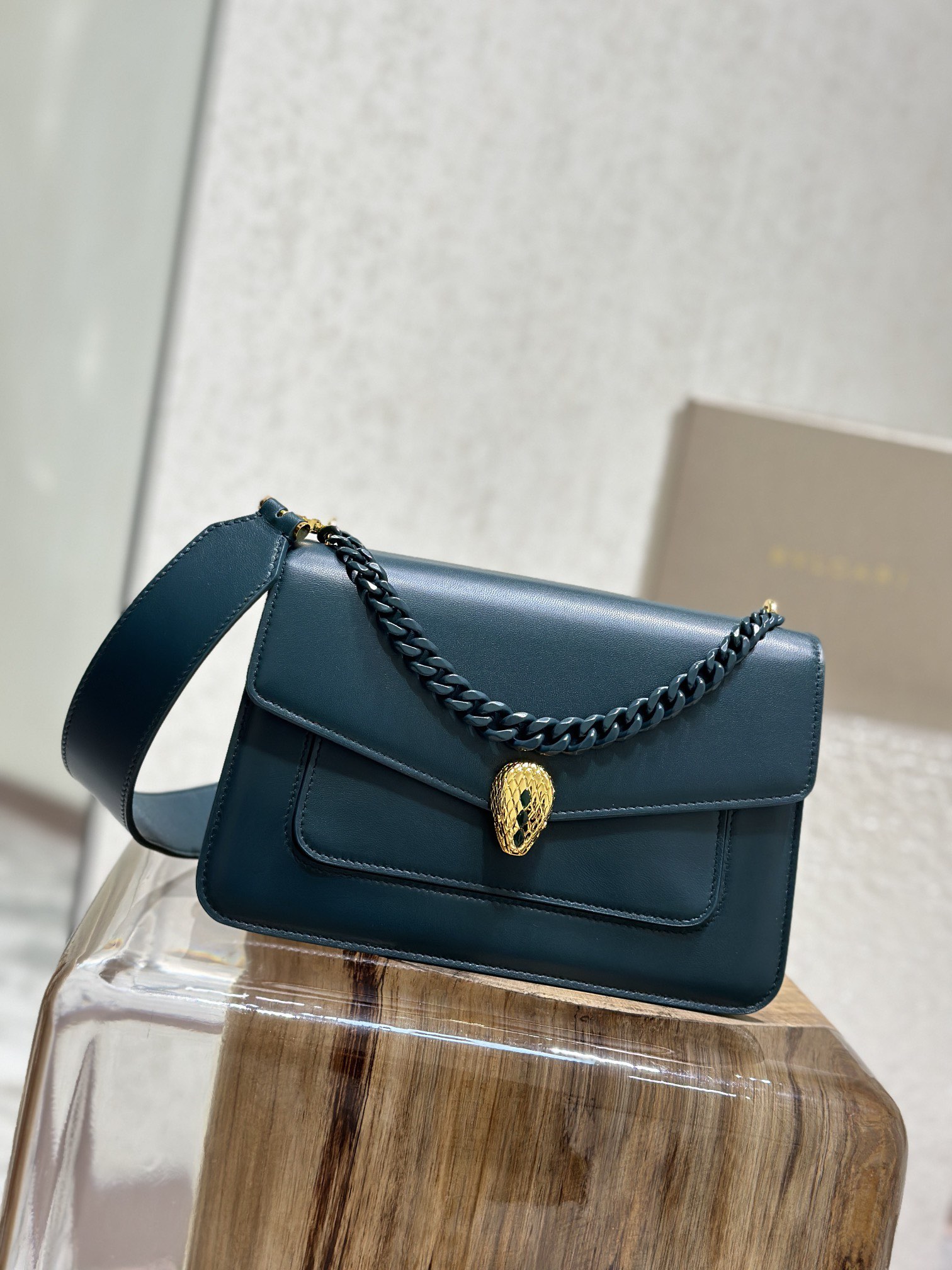 Handbags Bvlgari 290767 size:25*17*8 cm - vstockx