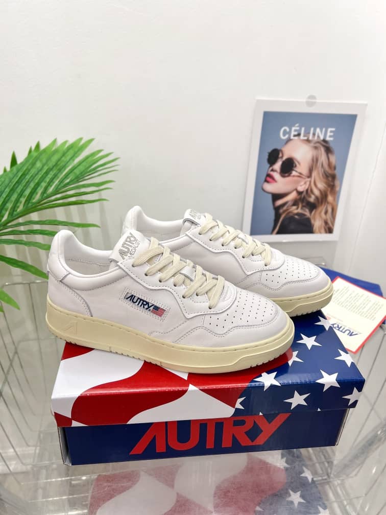 Autry Medalist Leather Low White - vstockx