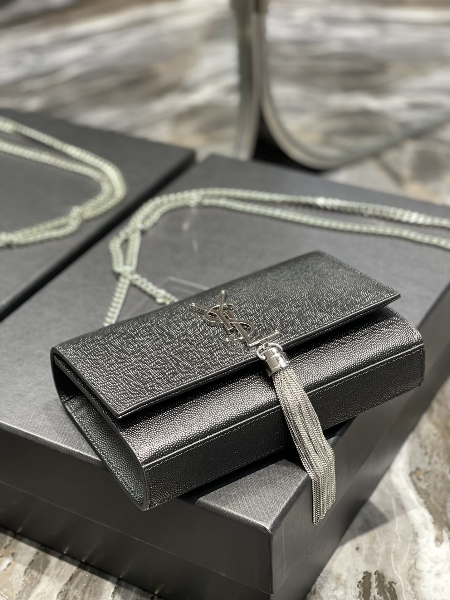 Handbags SAINT LAURENT 469390 size 20x13.5x5.5 cm - vstockx