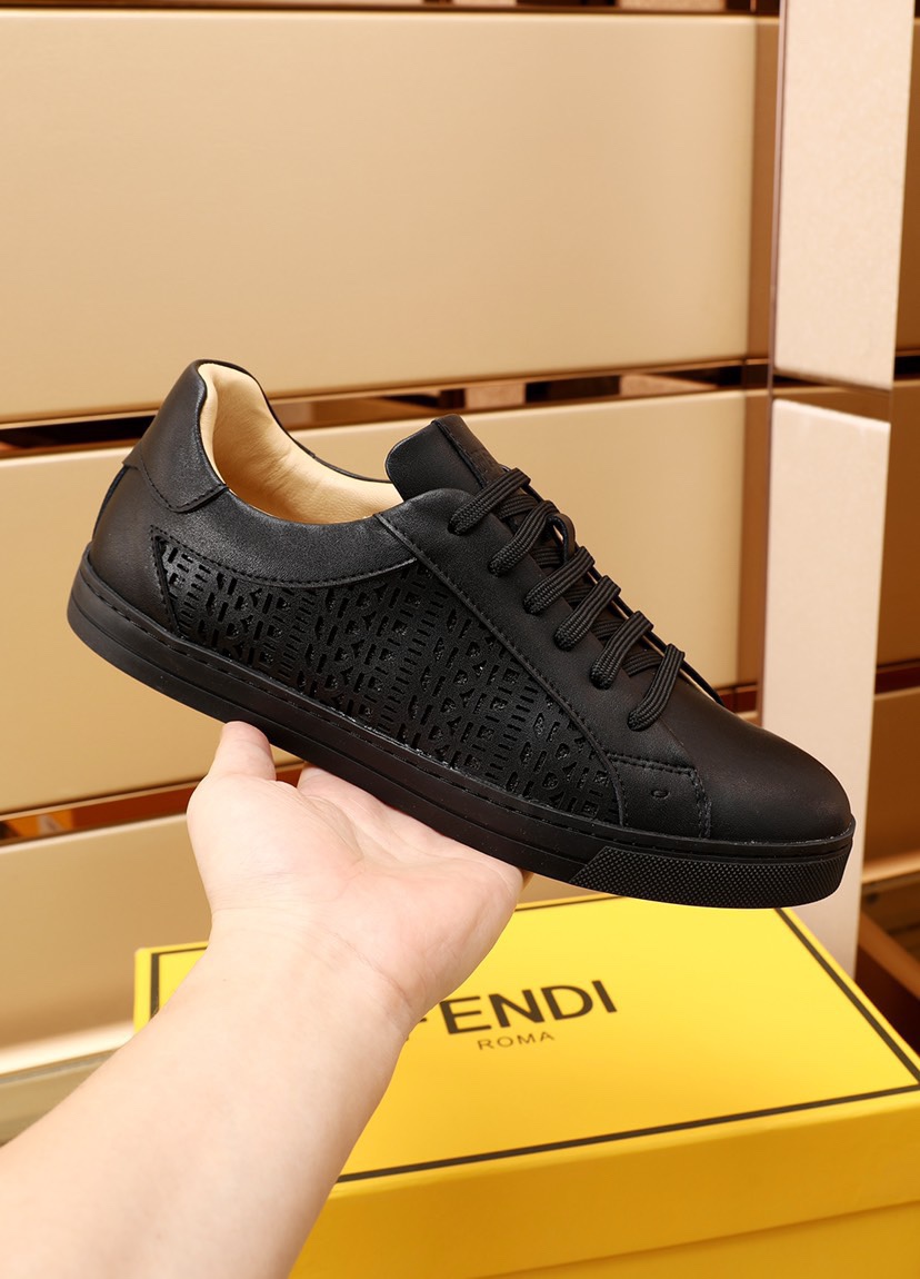 Fendi Low Top Sneakers 11 - vstockx