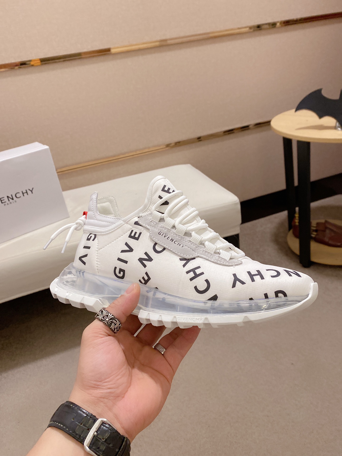 Givenchy Spectre Zip Sneakers 9 - vstockx