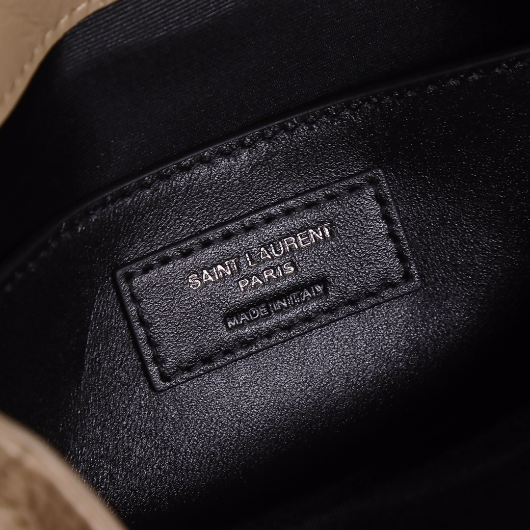 Handbags SAINT LAURENT 533037 size 22x16.5x12 cm - vstockx