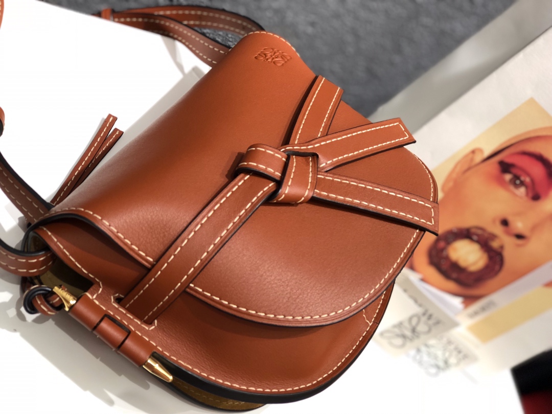 Handbags LOEWE zp size:20*19*11.5 cm - vstockx