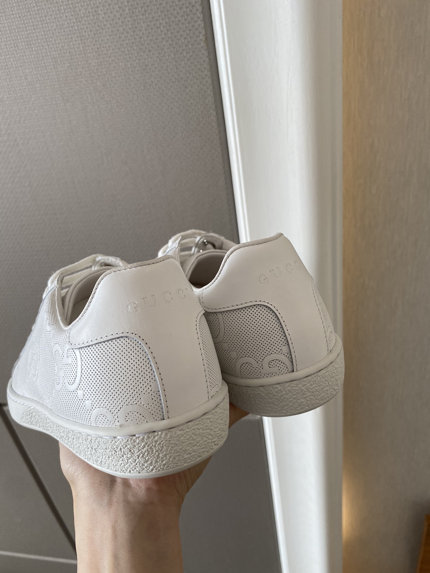 Gucci Women's Ace sneaker with bee sneaker 4 - vstockx