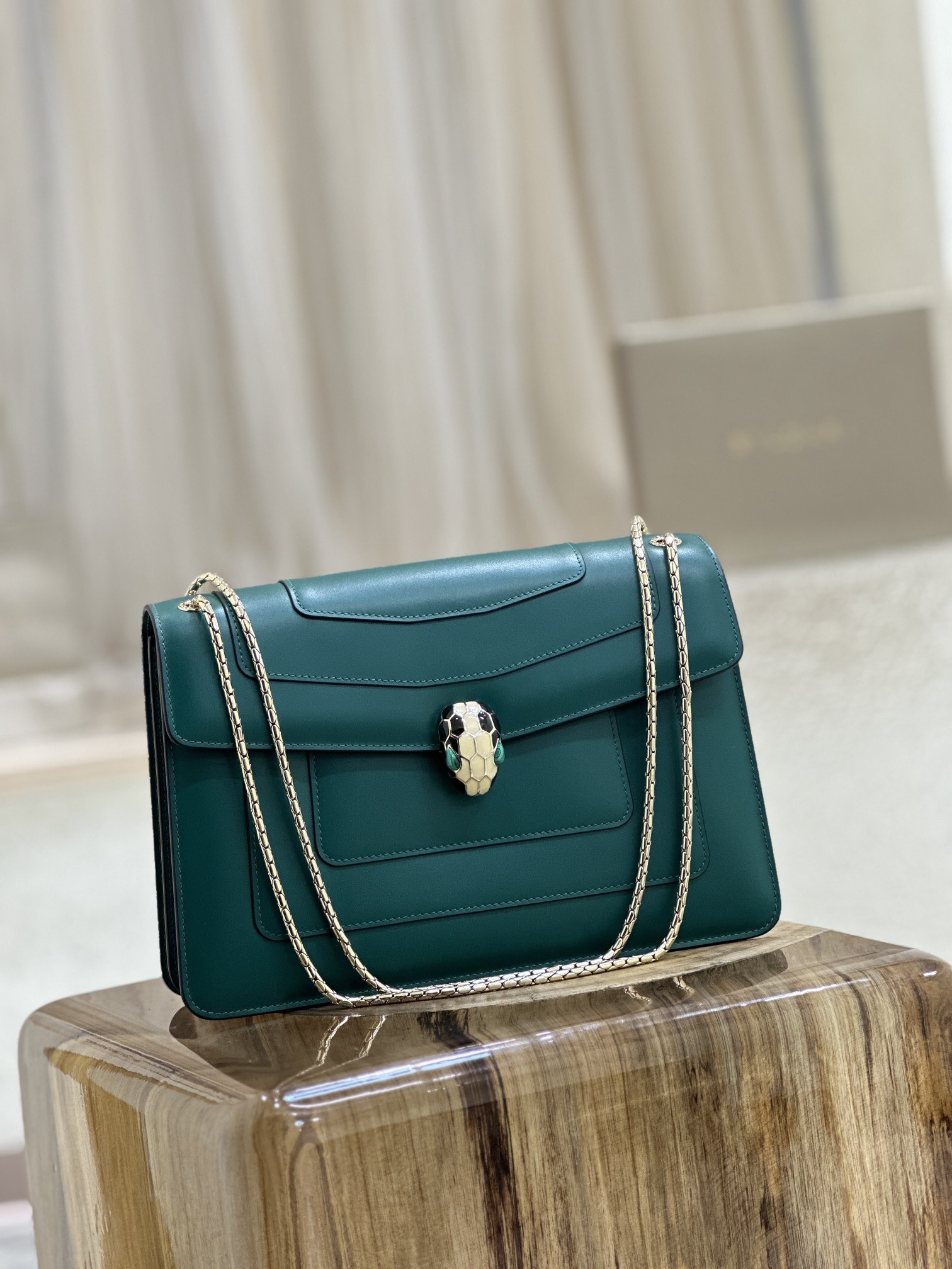 Handbags Bvlgari 35362 size:28*19*8 cm - vstockx