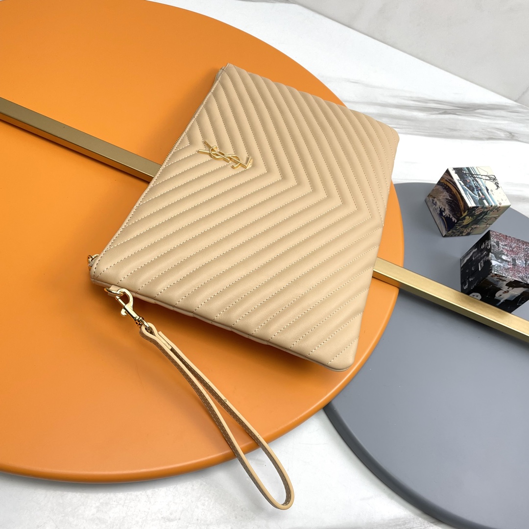 Handbags SAINT LAURENT 440222 size 36x24.5x2.5 cm - vstockx