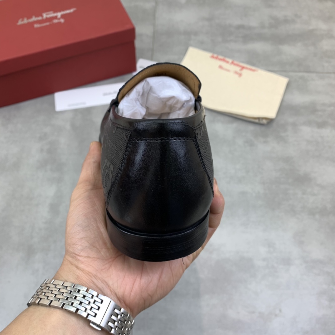 Salvatore Ferragamo Boots 14 - vstockx