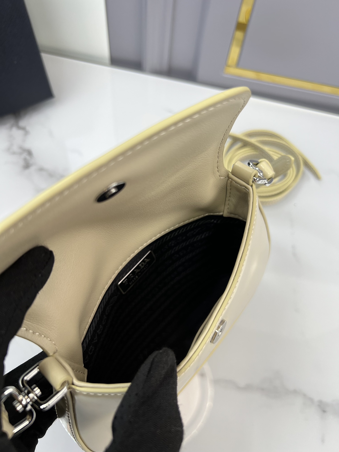 handbags prada 1BH188 17*14.5*7 - vstockx