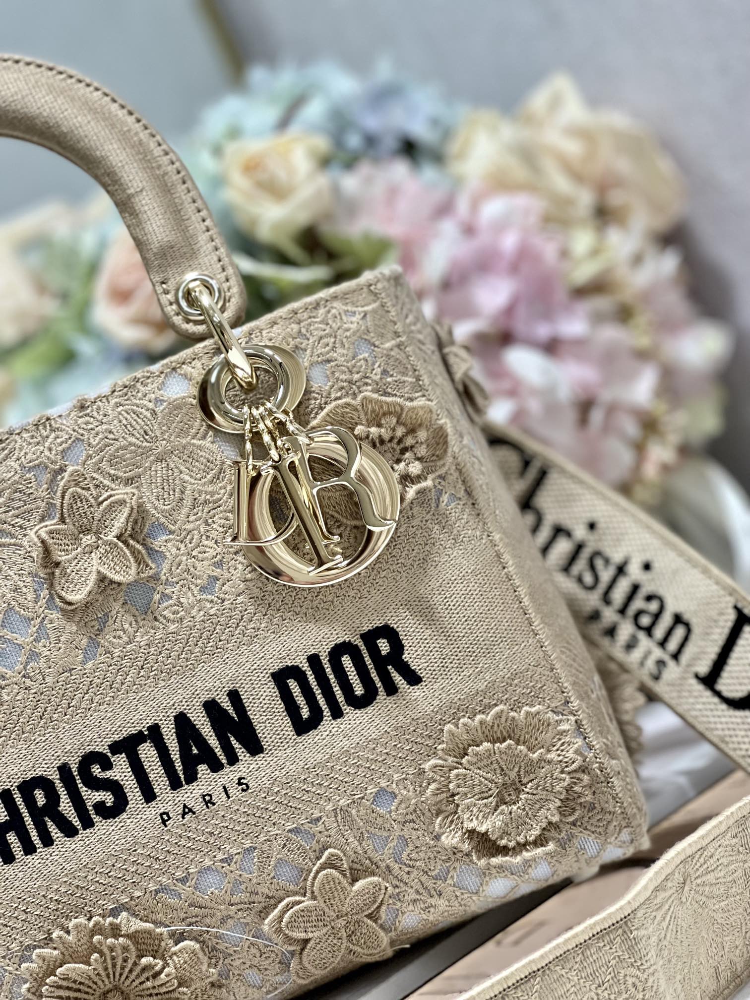 Handbags Dior 9207 size  24*20*11 cm - vstockx