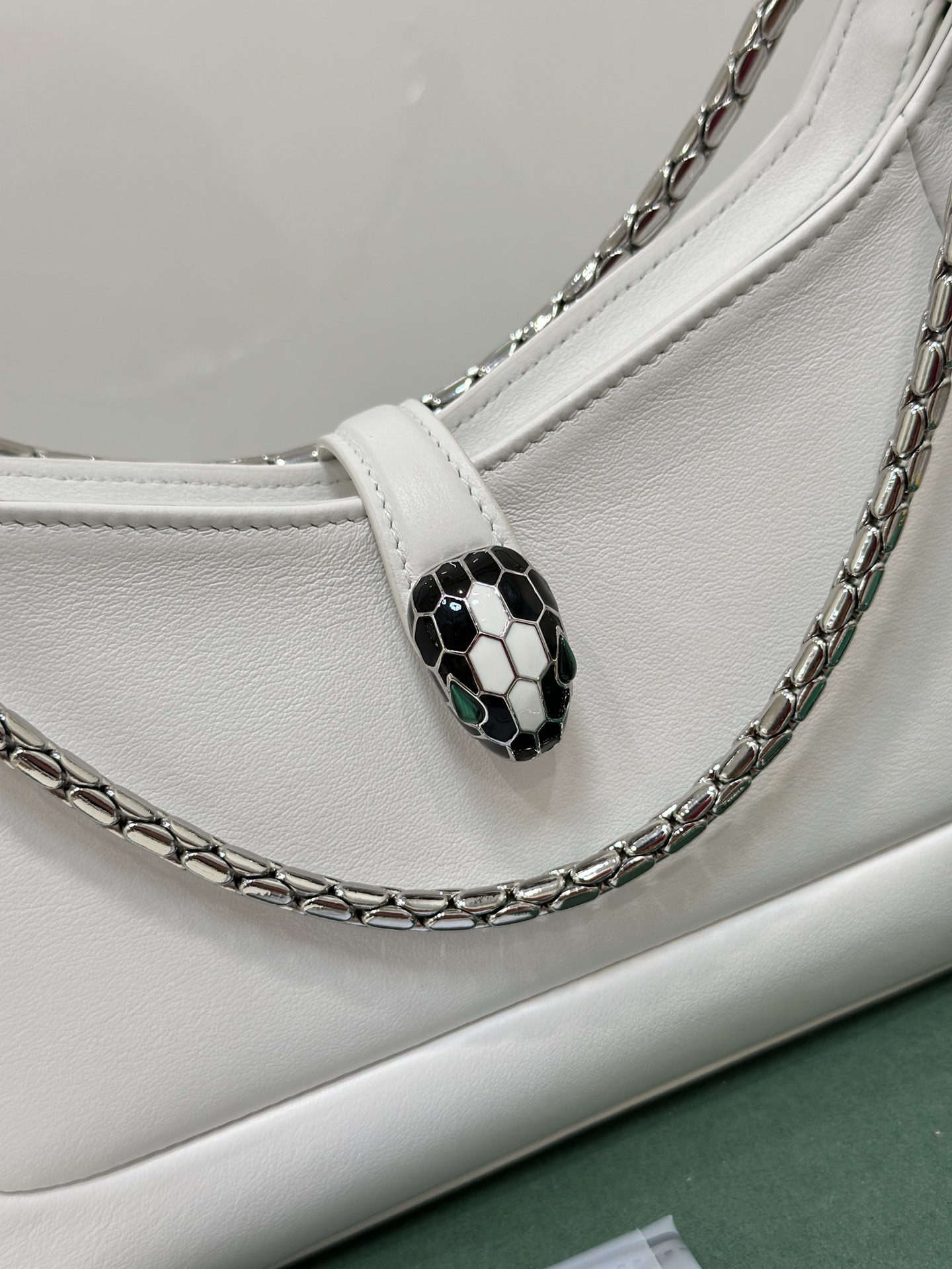 Handbags Bvlgari 293208 size:27.5*18*3.5 cm - vstockx