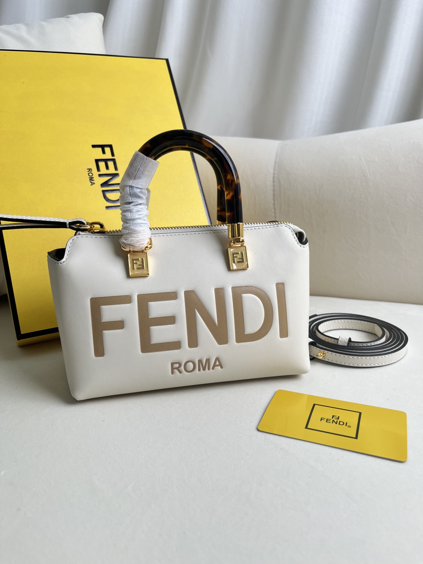 handbags FENDI 8BS067 size:20.5*12*9cm - vstockx
