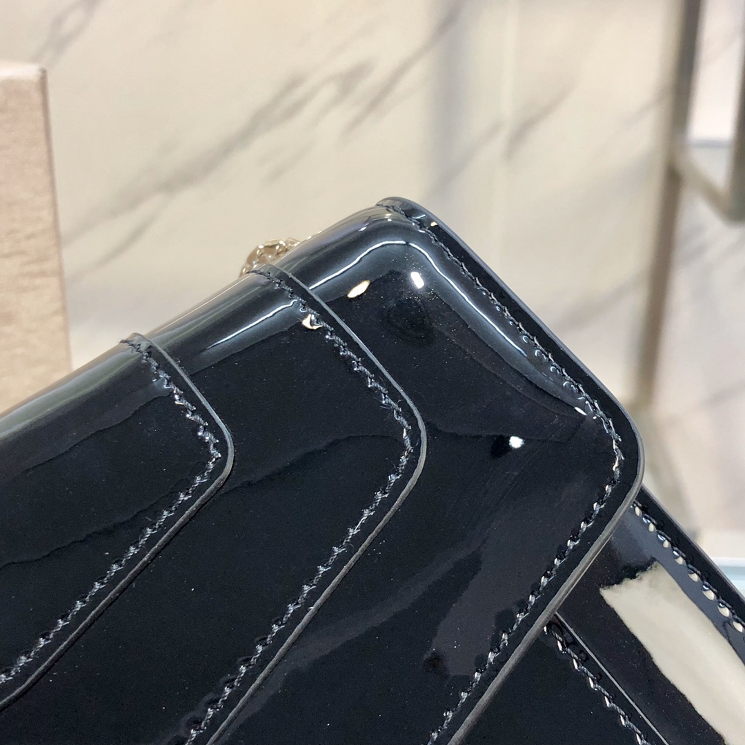 Handbags Bvlgari 35107 size:20*16*5 cm - vstockx