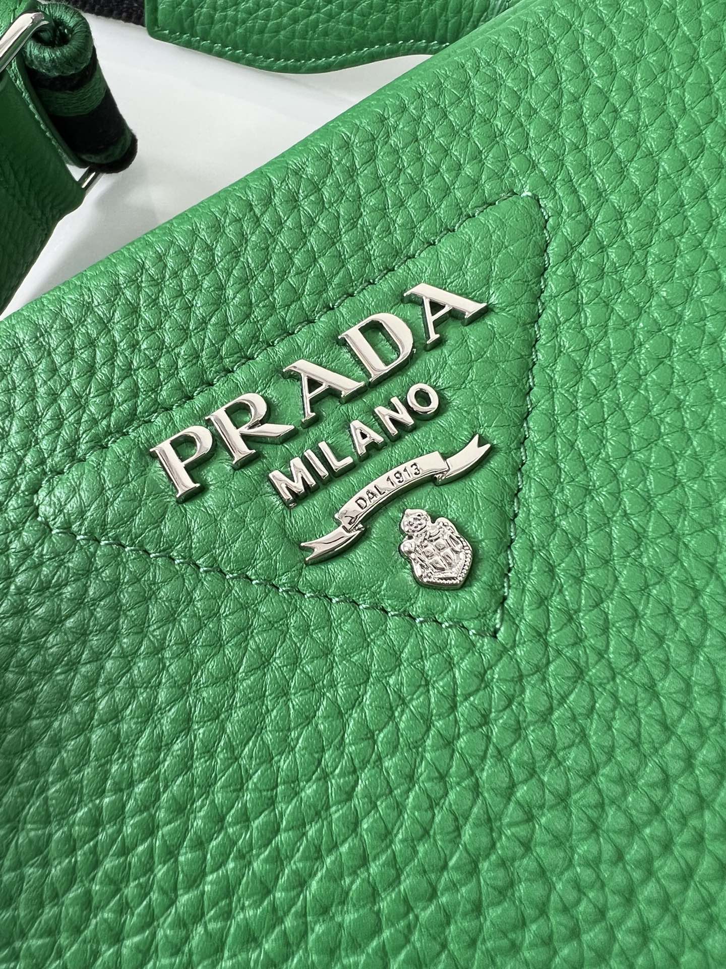handbags prada 1BH192 19*12*6 - vstockx