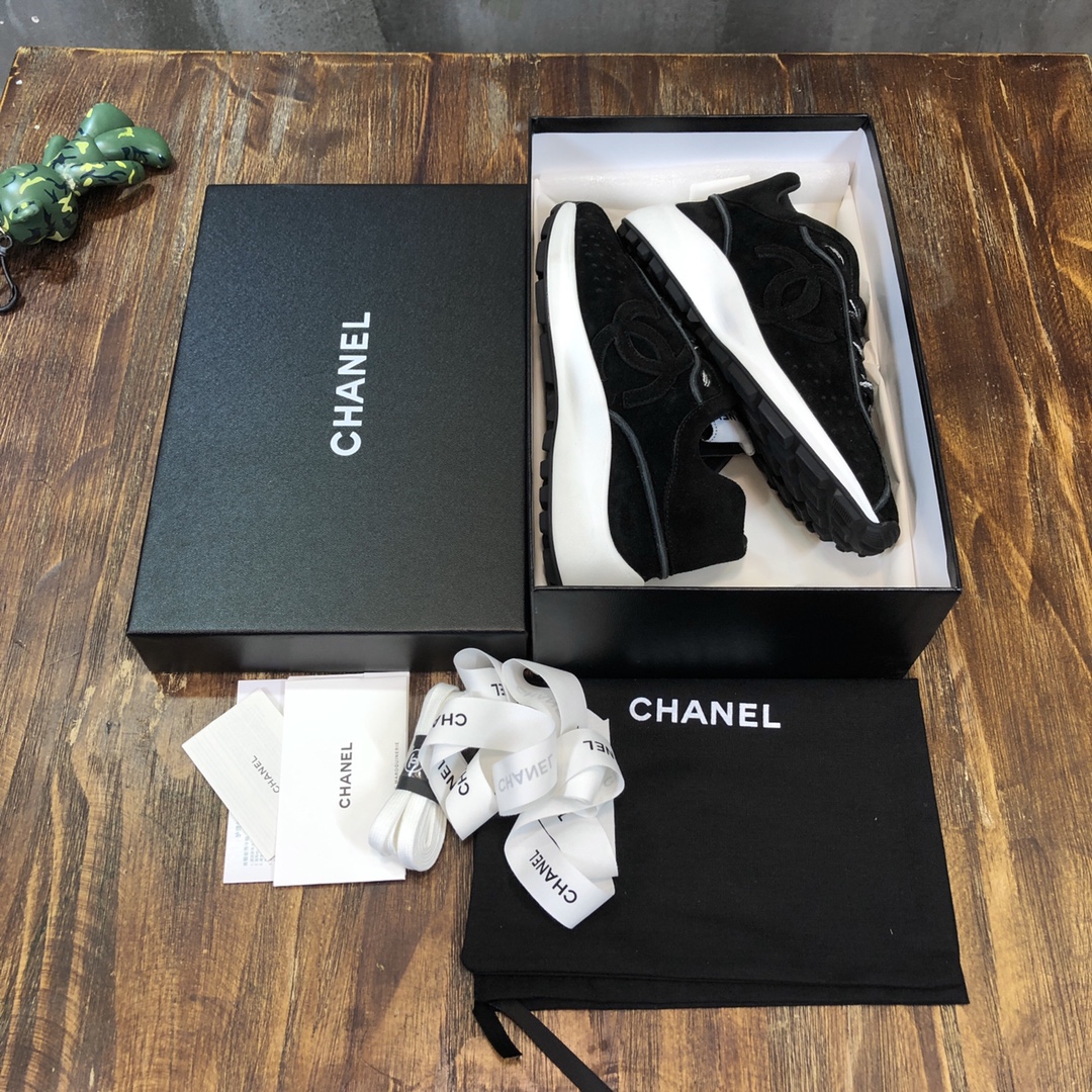 Chanel Fabric & Suede Calfskin Low Top Sneaker 26 - vstockx