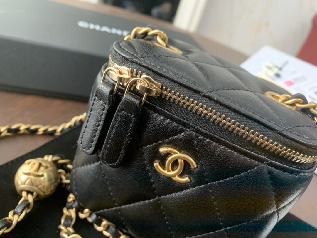 Handbag Chanel size 8.5cmx11cmx7 cm - vstockx