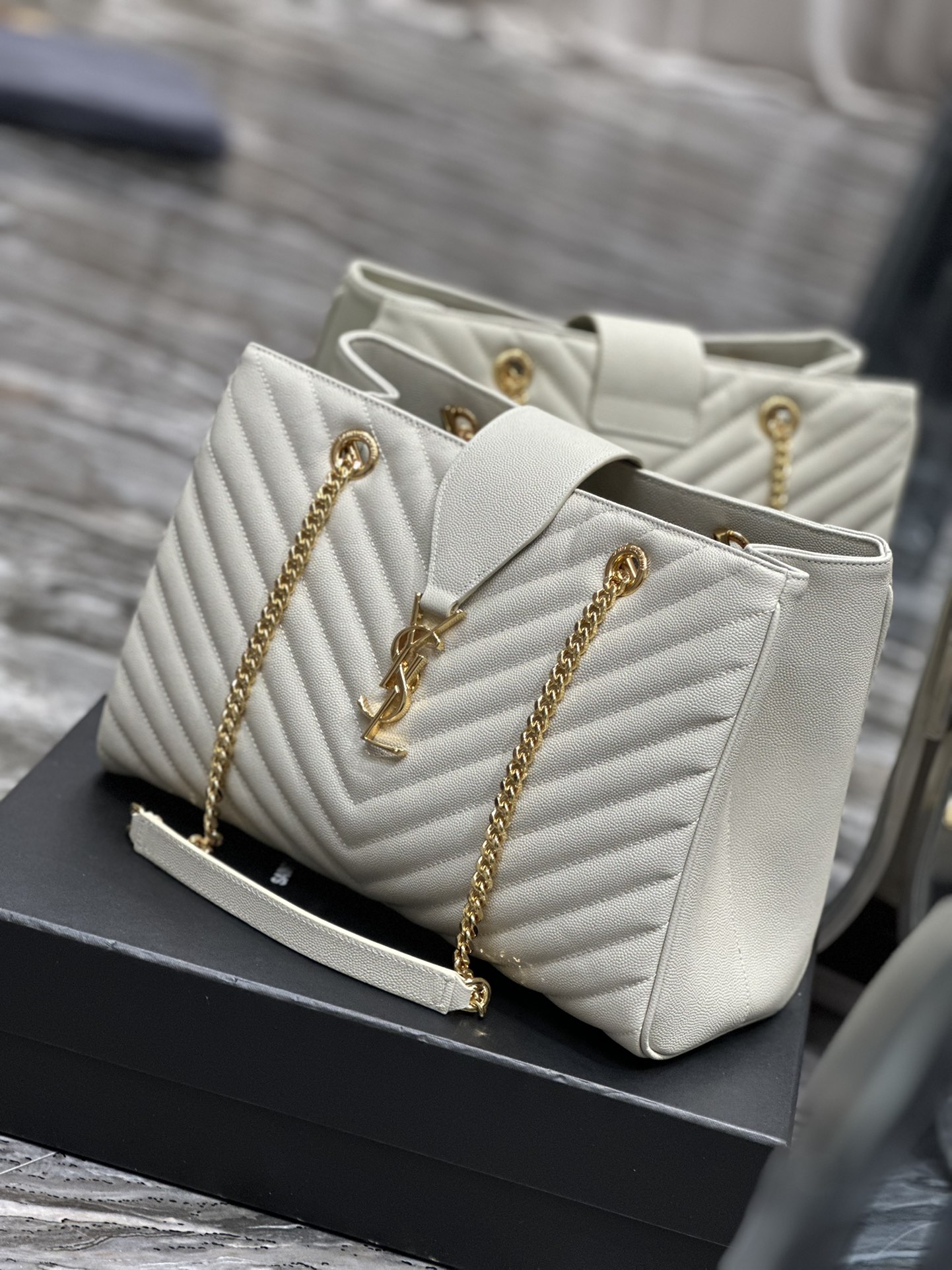 Handbags SAINT LAURENT 668900 size 33  22  15 cm - vstockx