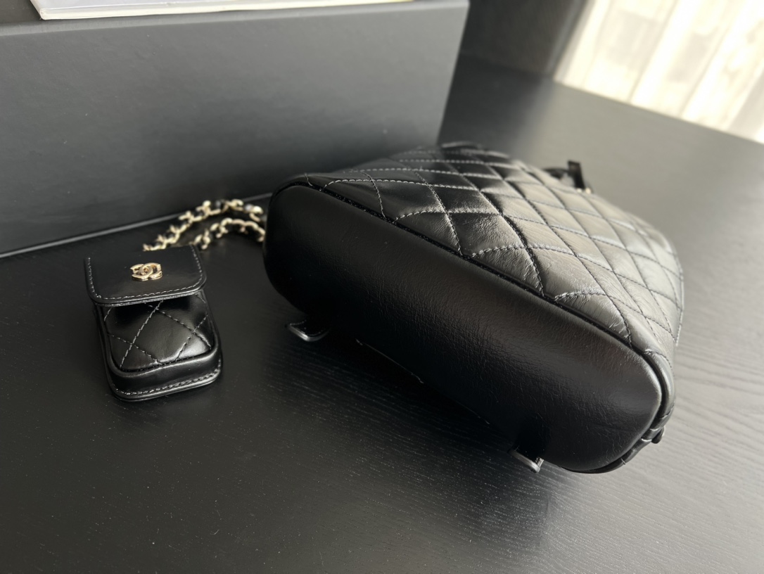 Handbag Chanel 3332 size 22cmx23 cm - vstockx