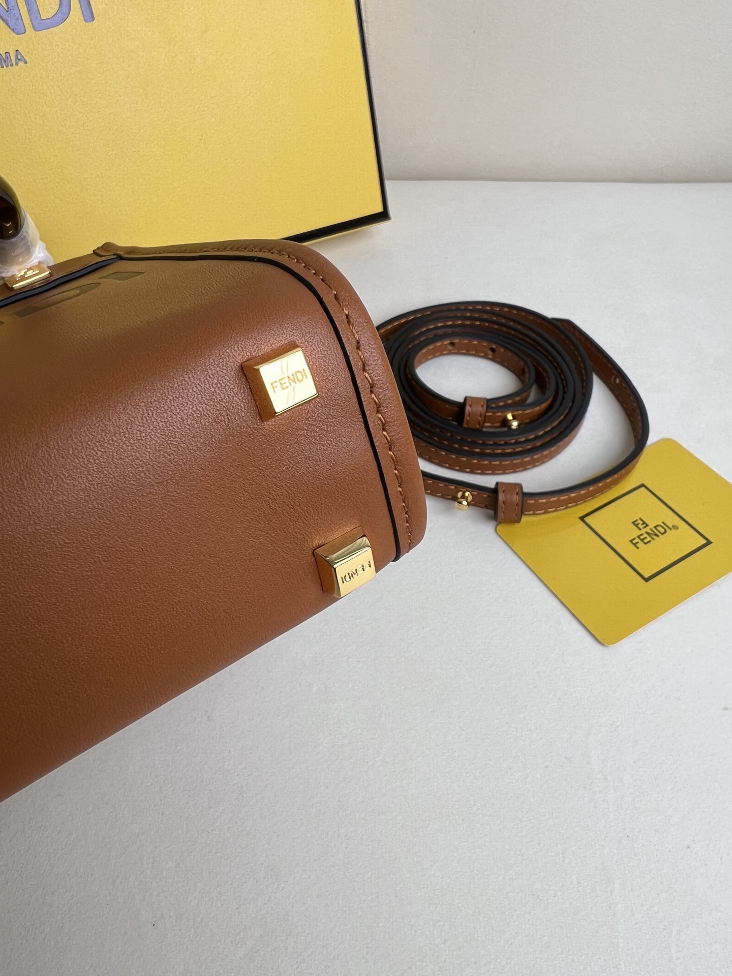 handbags FENDI 208 size:18*13*6.5 - vstockx