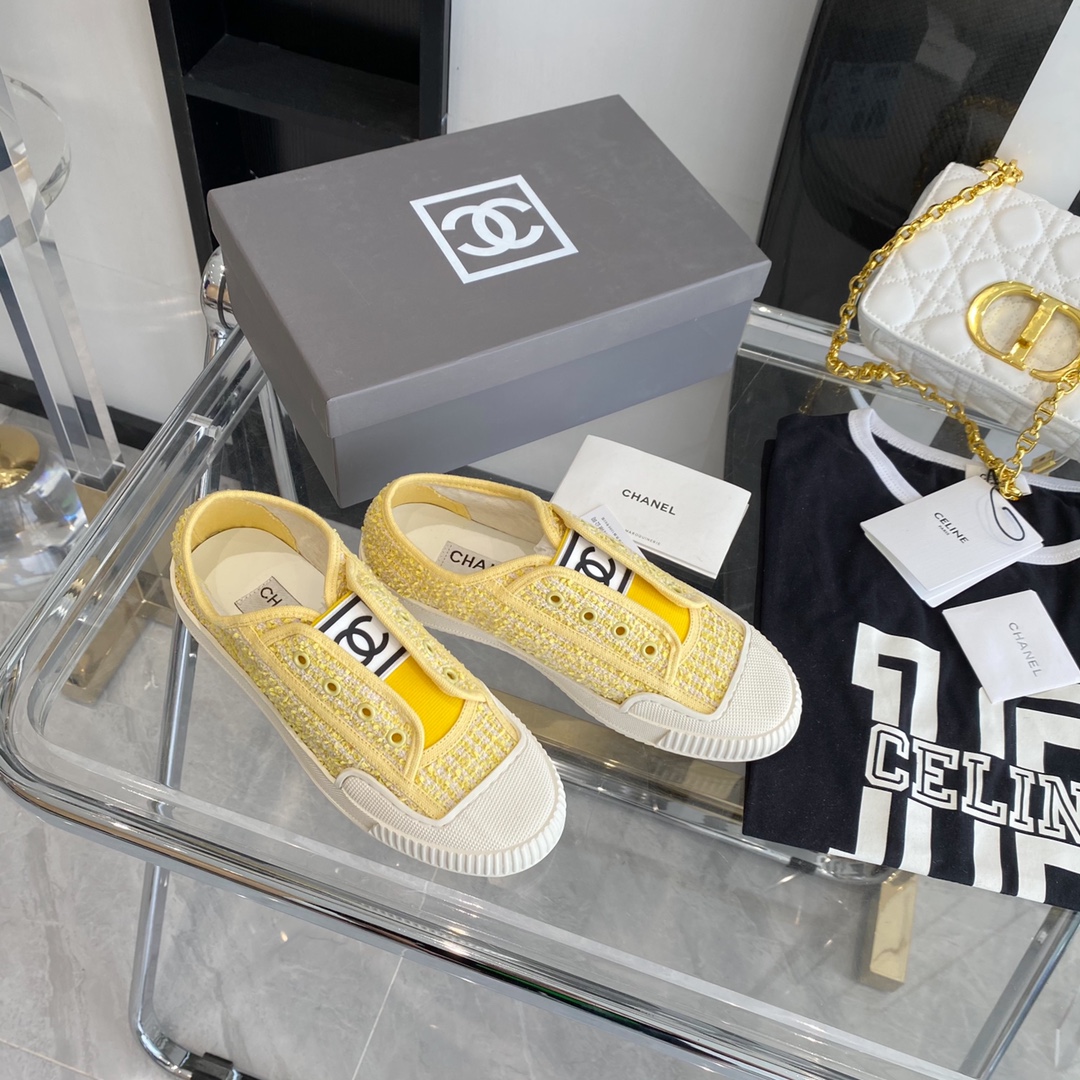 Chanel Flat canvas Sneaker 1 - vstockx