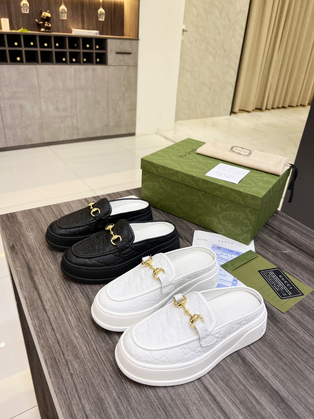 Gucci Women's WOMEN 6 - vstockx