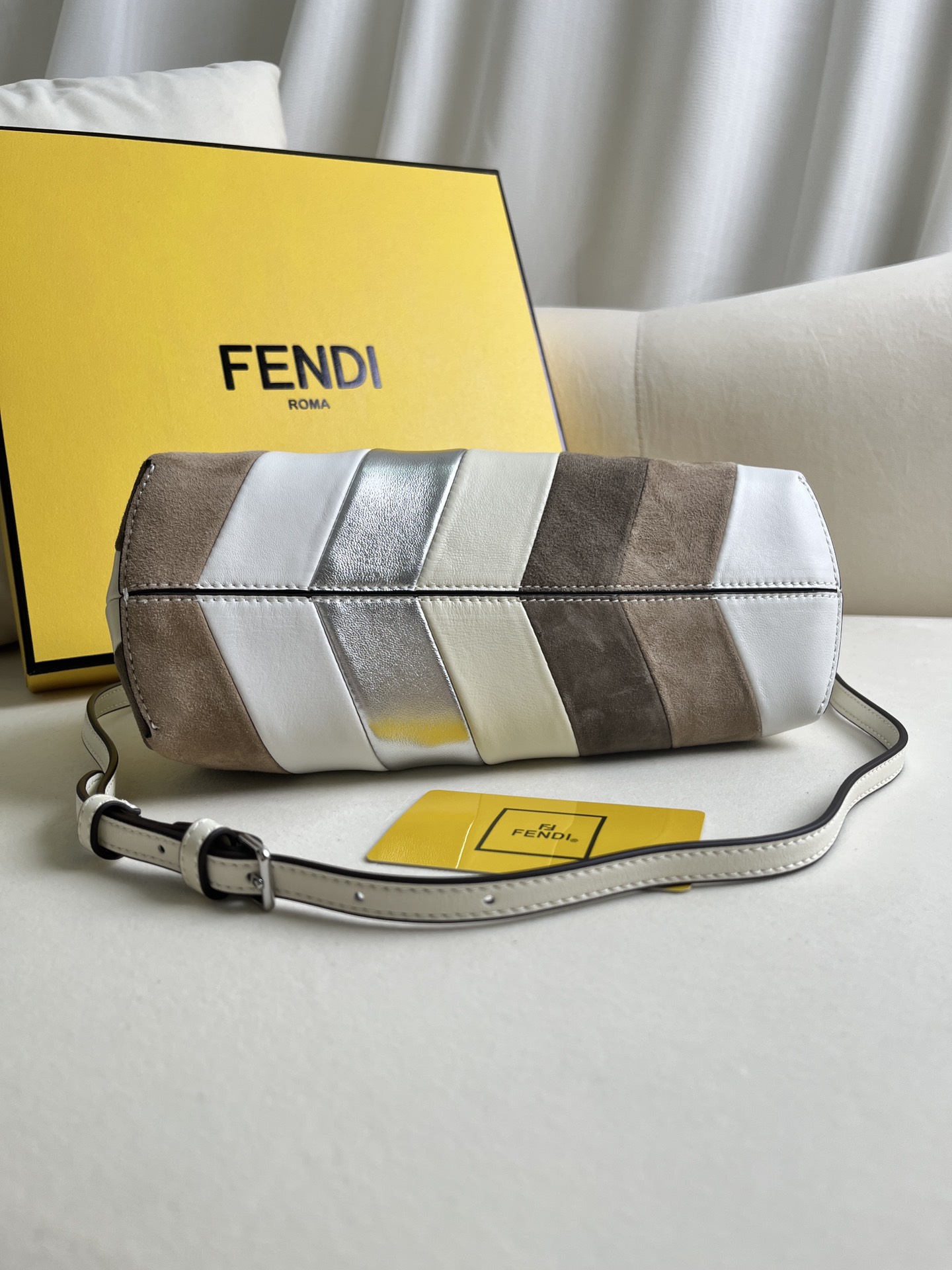 handbags FENDI 129 size:26*18*9.5cm - vstockx