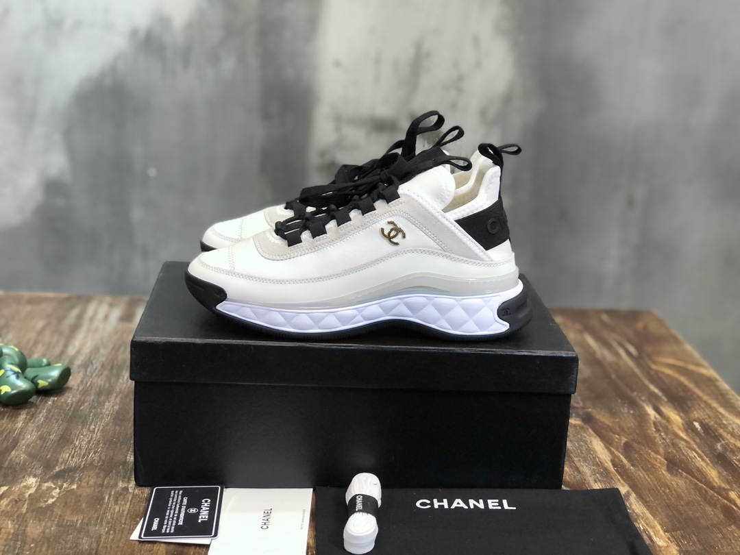 Chanel Fabric & Suede Calfskin Low Top Sneaker 16 - vstockx