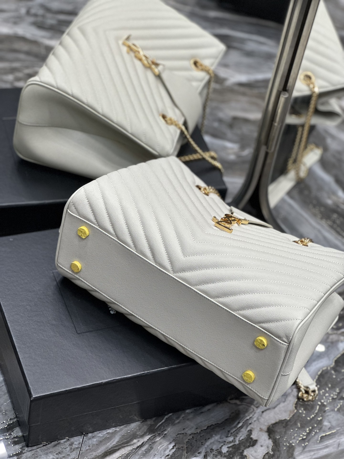 Handbags SAINT LAURENT 668900 size 33  22  15 cm - vstockx