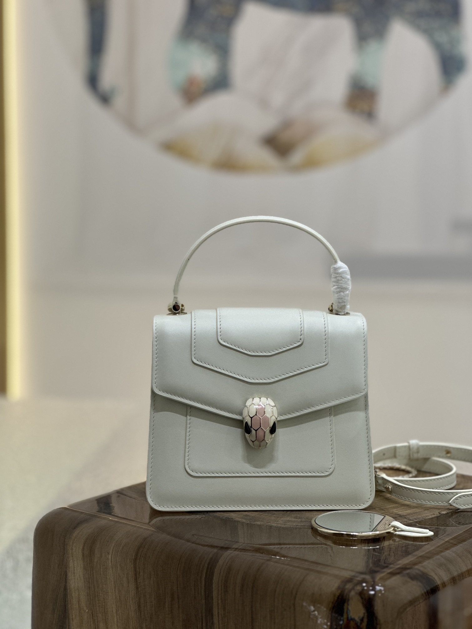 Handbags Bvlgari 38329 size:18*16*9 cm - vstockx