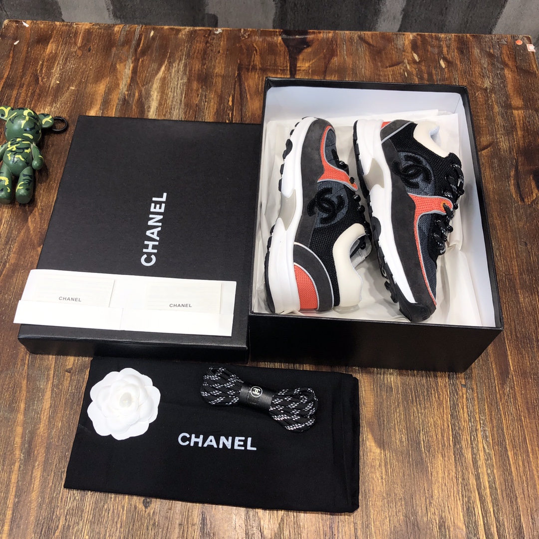 Chanel Fabric & Suede Calfskin Low Top Sneaker 4 - vstockx