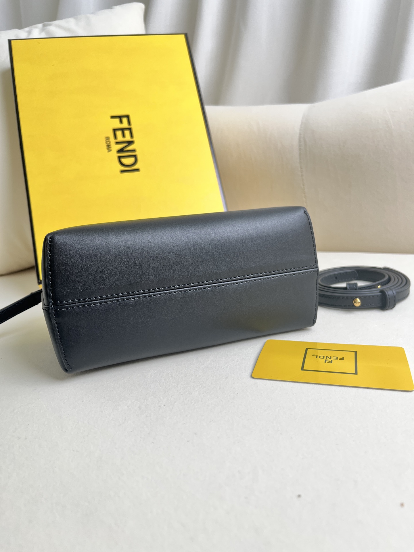 handbags FENDI 8BS067 size:20.5*12*9cm - vstockx