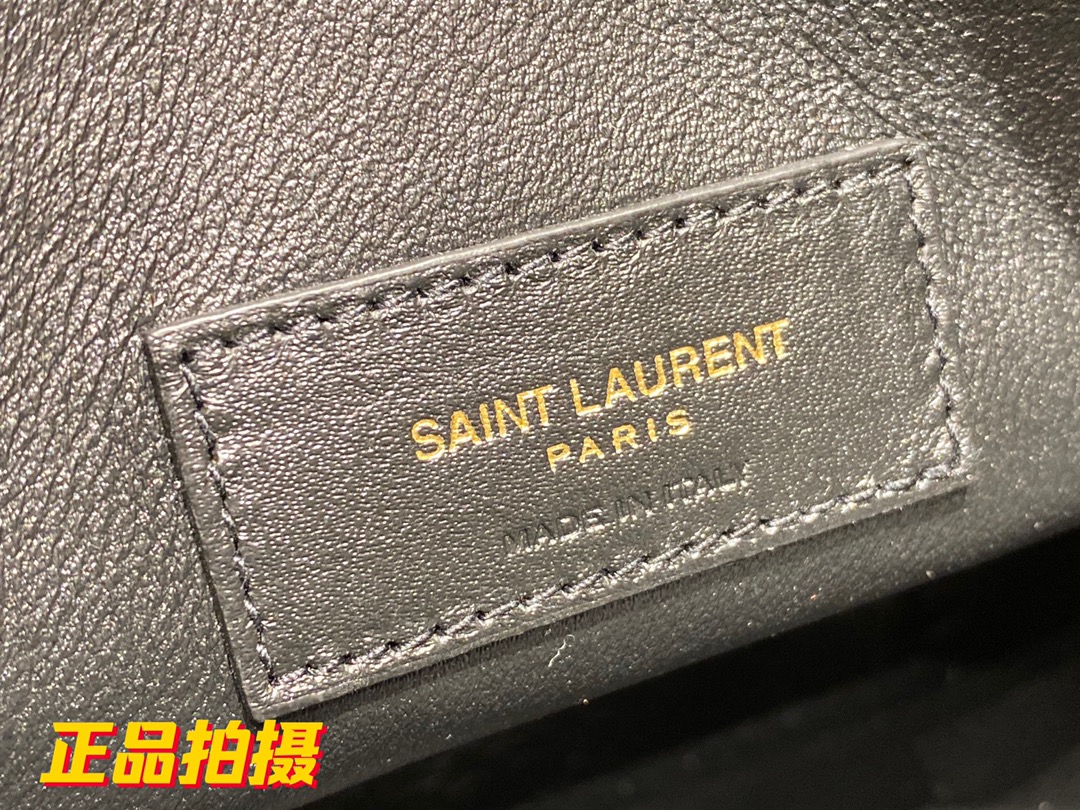 Handbags SAINT LAURENT 612367 size 18x17x8 cm - vstockx