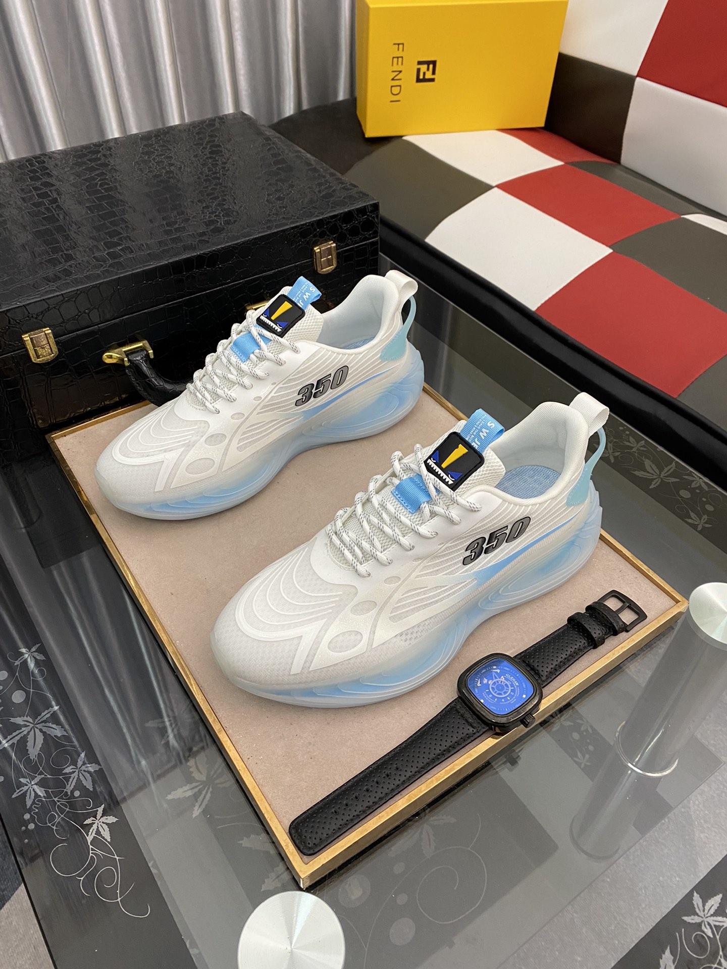 Fendi Low Top Sneakers 4 - vstockx