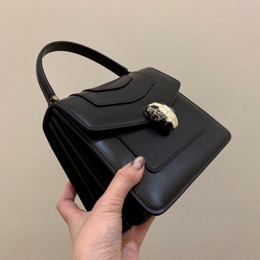 Handbags Bvlgari 38329 size:20 cm - vstockx