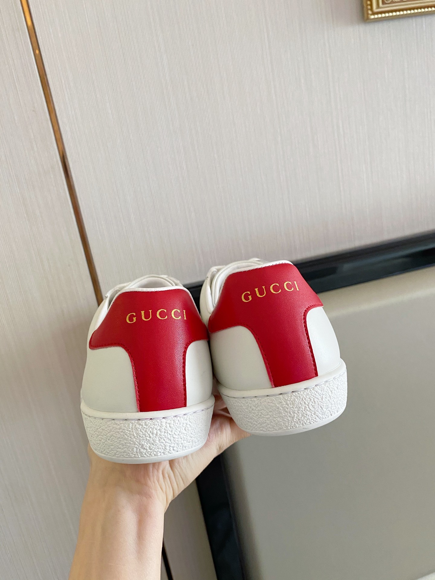 Gucci Women's Ace sneaker with bee sneaker 4 - vstockx