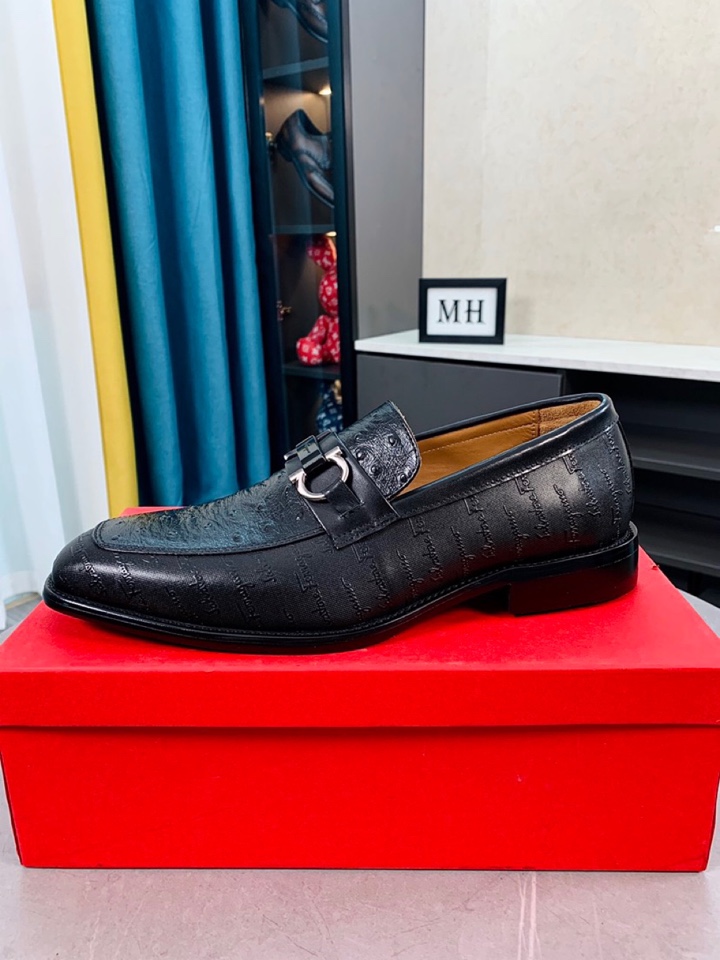 Salvatore Ferragamo Boots 27 - vstockx