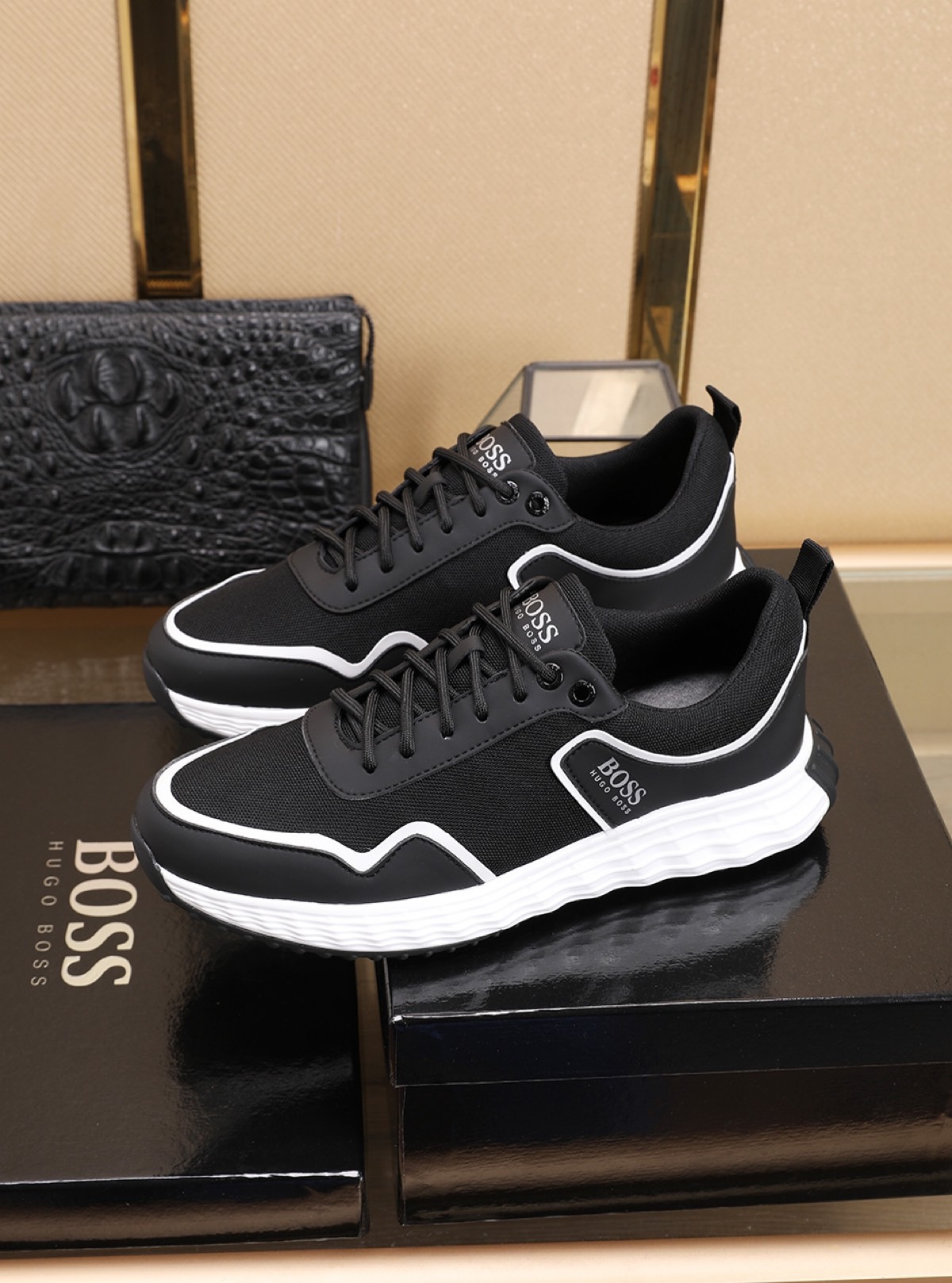 HUGO BOSS Low Top Sneaker 7 - vstockx