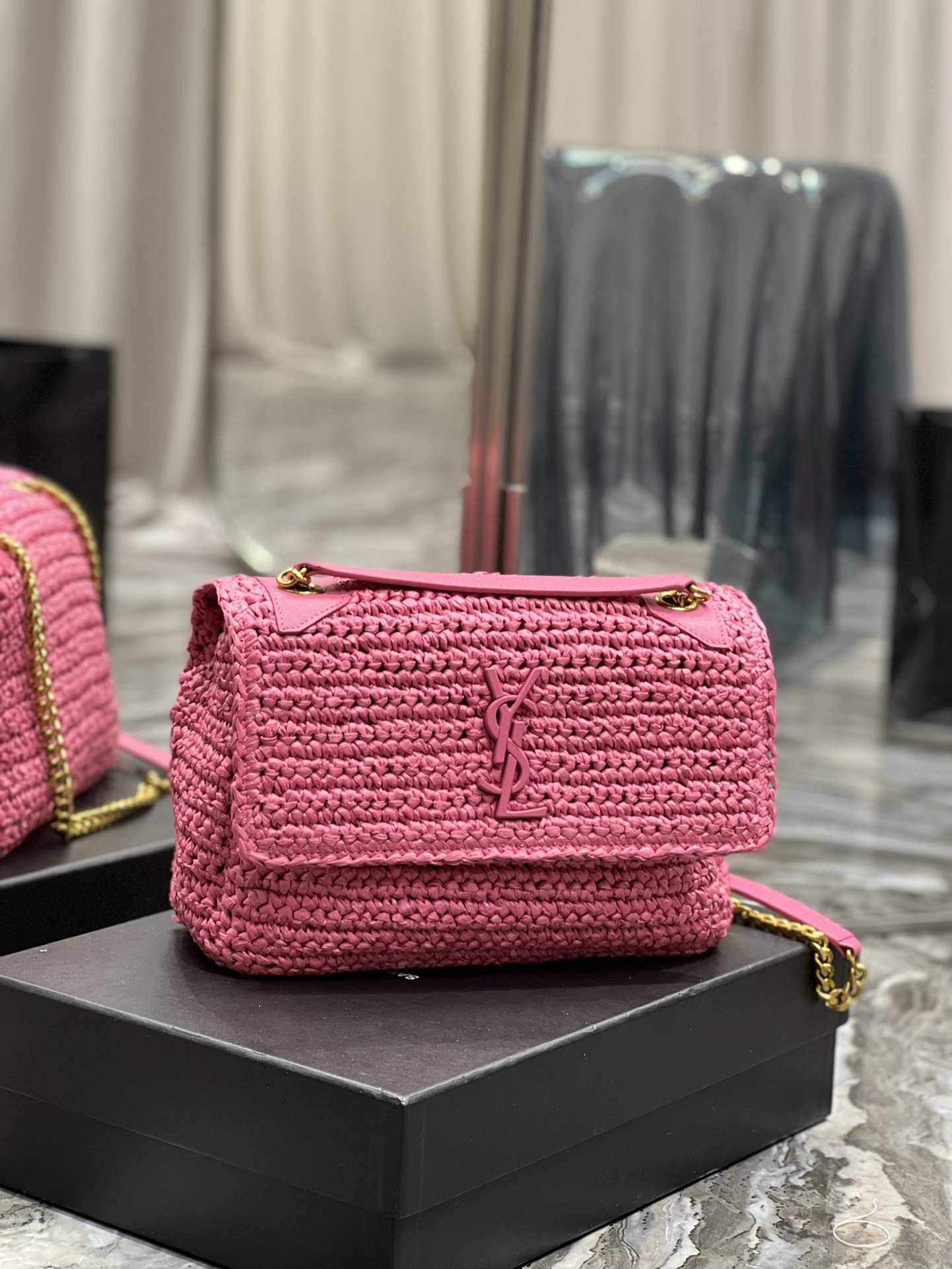 Handbags SAINT LAURENT 633158 size 28  20.5  8.5 cm - vstockx