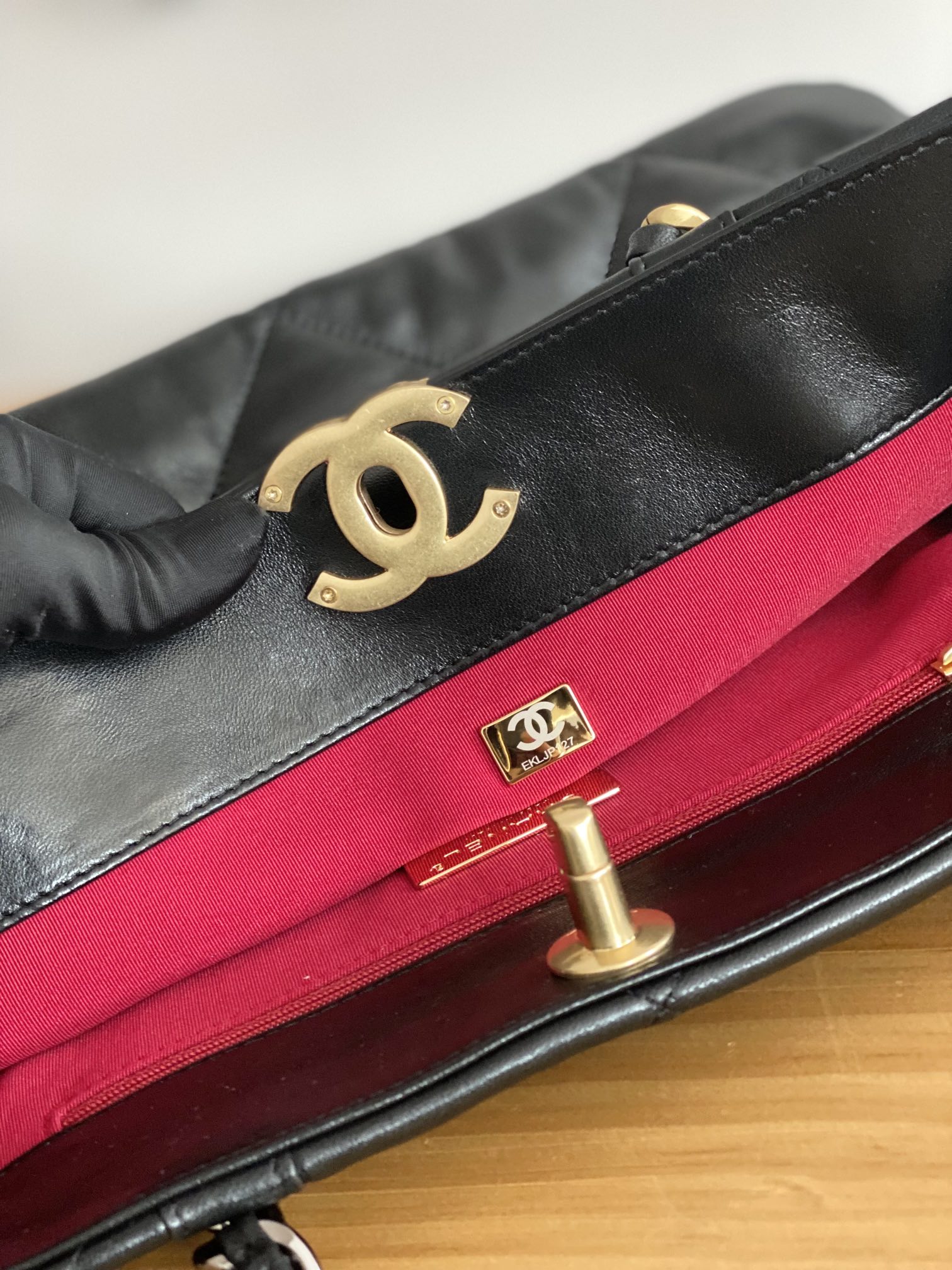 Handbag Chanel AS3660 size 24*41*10.5 cm - vstockx