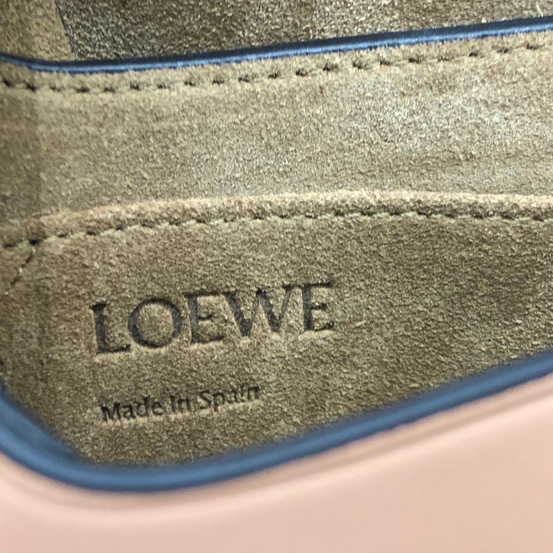 Handbags LOEWE zp size:20*19*11.5 cm - vstockx