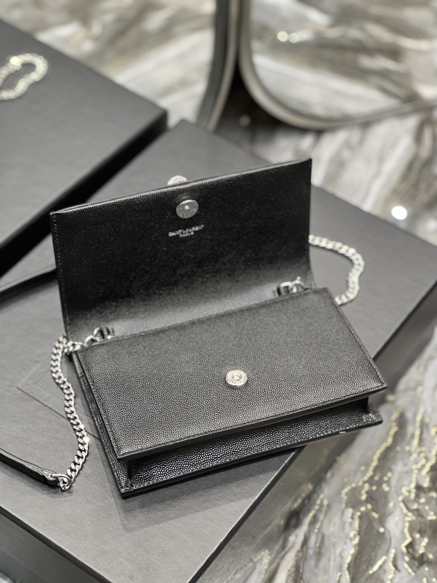 Handbags SAINT LAURENT 452159 size 19x12.5x4 cm - vstockx