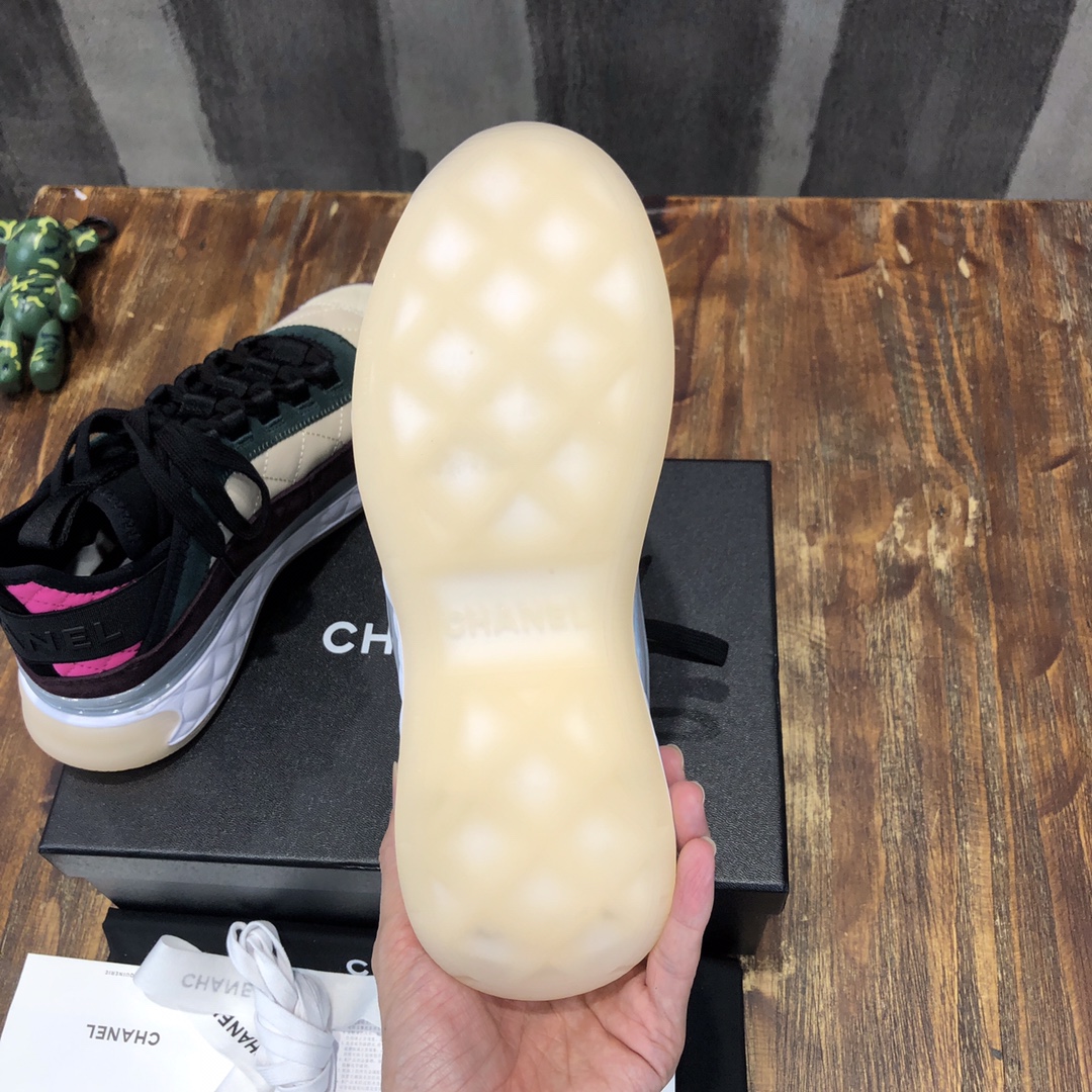 Chanel Fabric & Suede Calfskin Low Top Sneaker 11 - vstockx